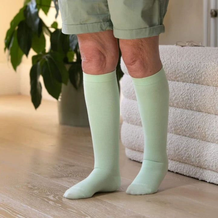 Calcetines de compresión anchos de bambú (colores pastel)